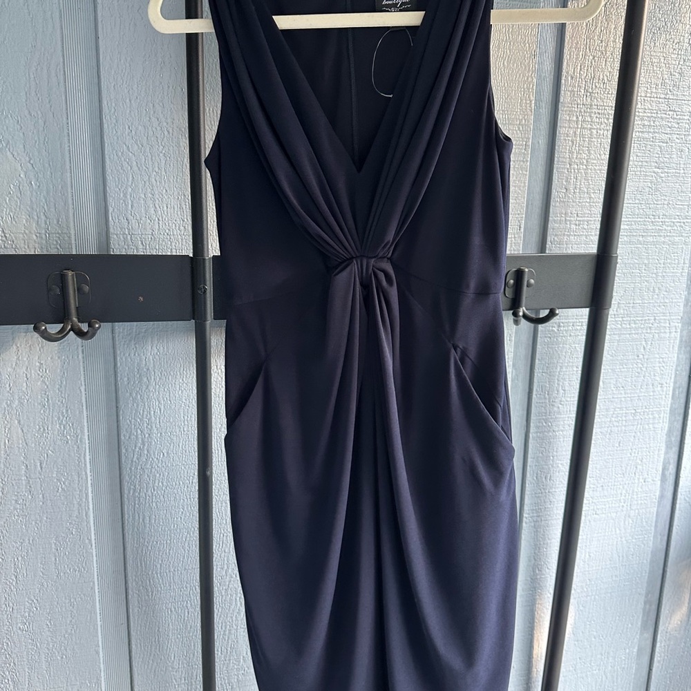 Elegant Navy Blue Sleeveless Dress
